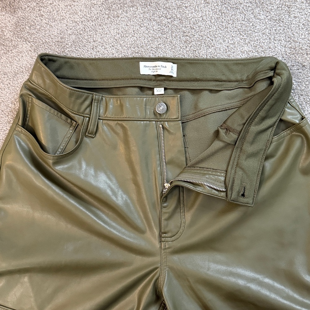 Abercrombie & Fitch faux leather 90’s relaxed high rise pants SZ 32/14 - Picture 8 of 13
